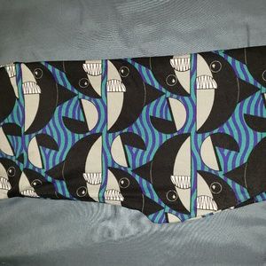 Lularoe TC Vintage Shark Leggings